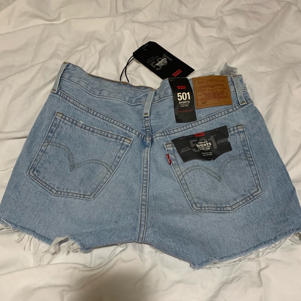 NWT! Levi’s high rise shorts